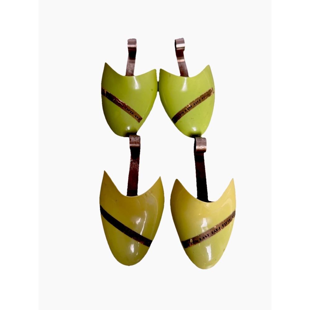 SAKS FIFTH AVENUE FENTON LAST‎ Green PLASTIC & Metal Lady's Shoe Tree SET Of TWO